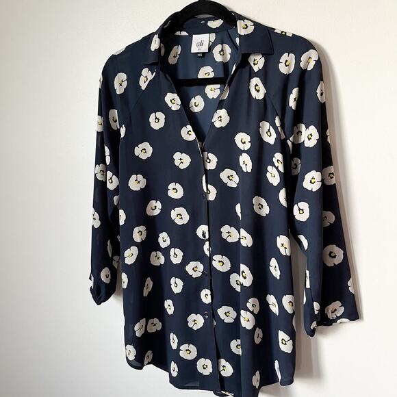 Cabi Go To Button Up Floral Blouse Navy Blue Womens XS #5705 Office Spring - Picture 2 of 10